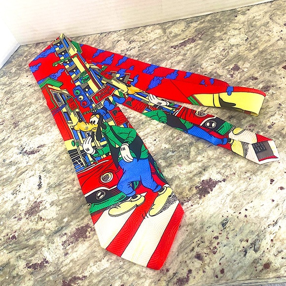 Disney Men’s Goofy Tie By Atlas Design 100% Silk - Picture 1 of 9